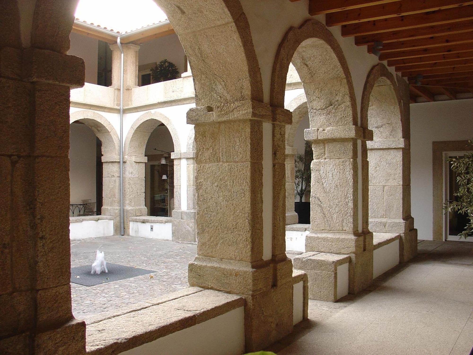 Hotel Convento Dos Capuchos Moncao Exterior photo