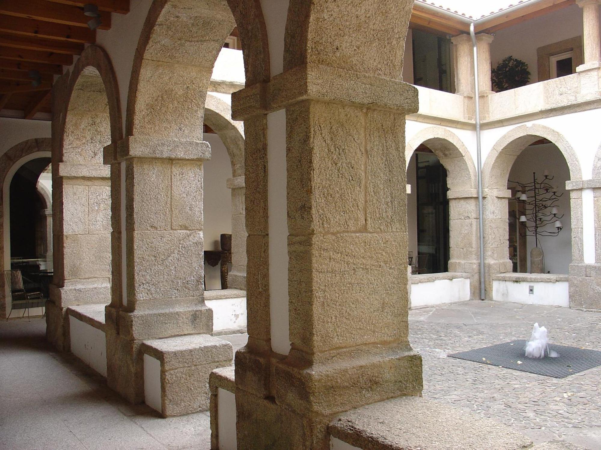 Hotel Convento Dos Capuchos Moncao Exterior photo