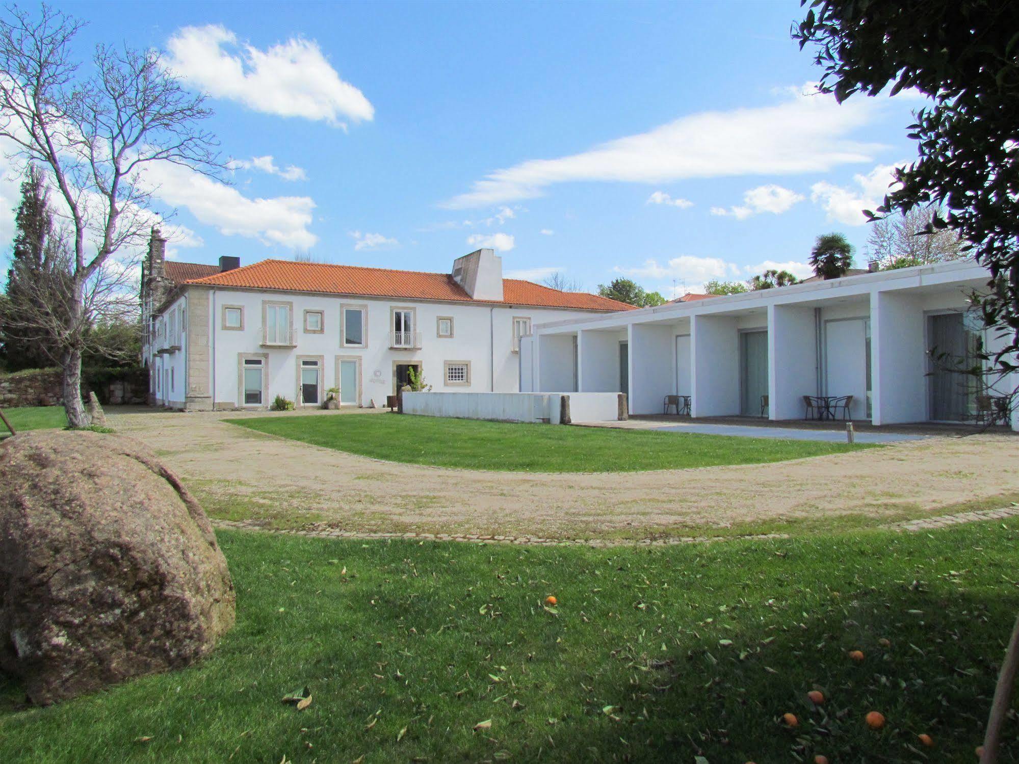 Hotel Convento Dos Capuchos Moncao Exterior photo