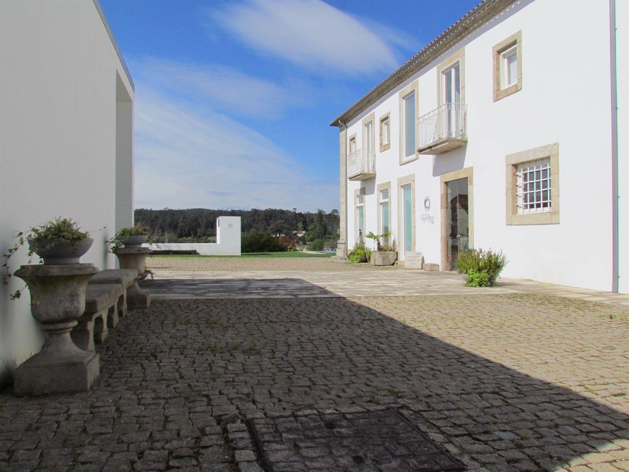 Hotel Convento Dos Capuchos Moncao Exterior photo